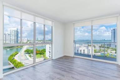 Main picture of West Bay Plaza Condominium