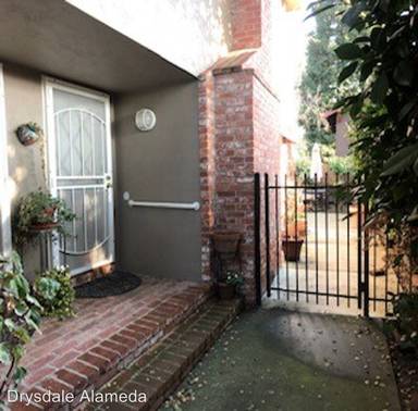 Main picture of 1330 Versailles Ave