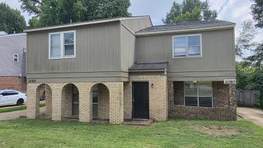 Main picture of 2087 Saint James Dr