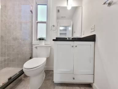 Main picture of 225 E Eagle St