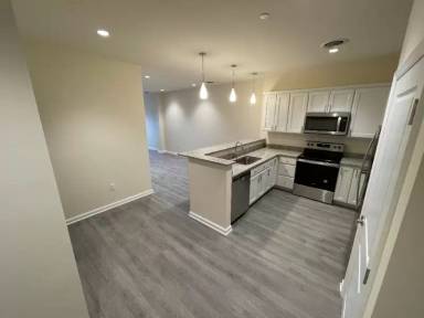 Main picture of 192 Erie Blvd