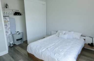 Main picture of 6323 Reseda Blvd