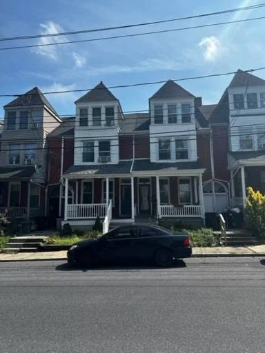 Main picture of 328 New Holland Ave