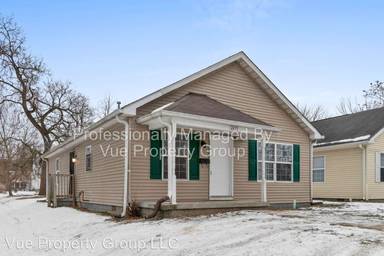 Main picture of 2271 N Lasalle St