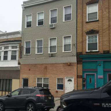 Main picture of 150 Midland Ave