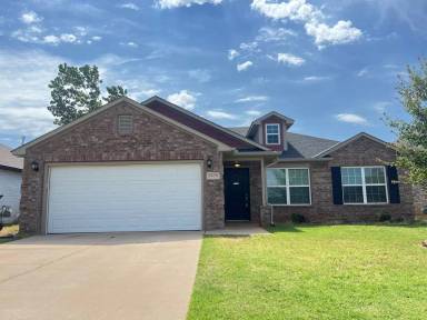 Main picture of 5020 Caleb St