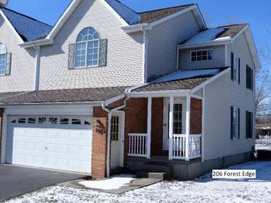 Main picture of 206 Forest Edge Dr
