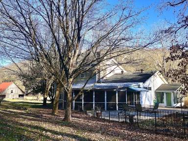 Main picture of 931 Hitt Ln