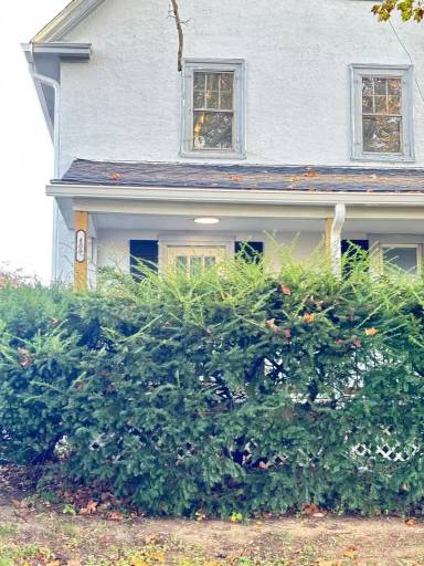 Main picture of 409 E Washington Ave