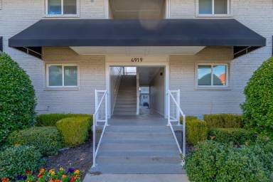 Main picture of 4919 San Jacinto St