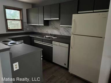 Main picture of 208 Plymouth St