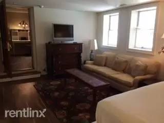 Main picture of 1625 Country Club Cir