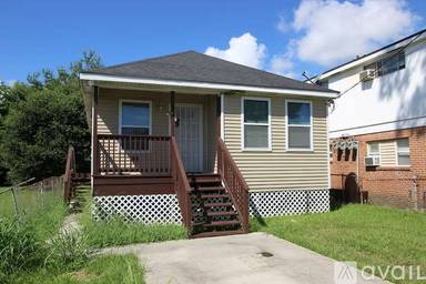 Main picture of 1930 Marigny St