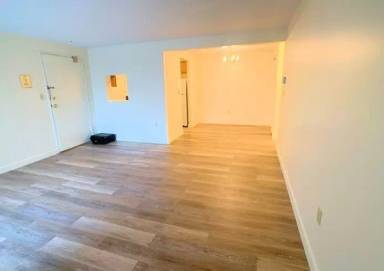 Main picture of 65 Elmwood Park
