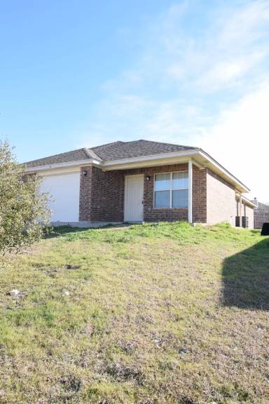 Main picture of 302 Cedar Ridge Dr