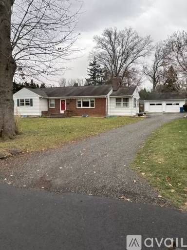 Main picture of 19 Evans Dr