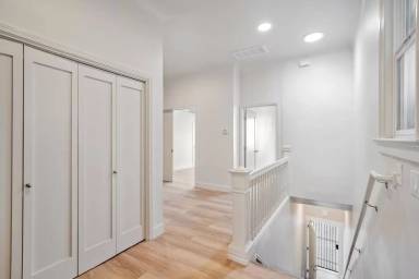 Main picture of 530-532 Castro St