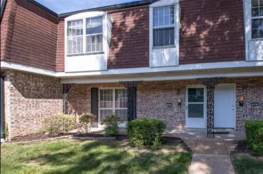 Main picture of 844 Dumont Pl