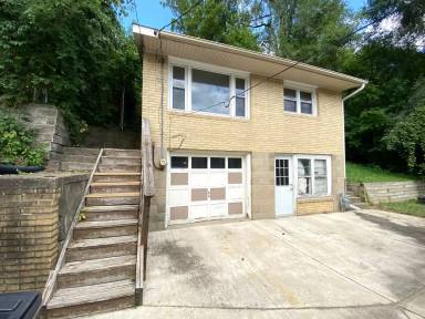 Main picture of 909 1/2 Meadow Ave