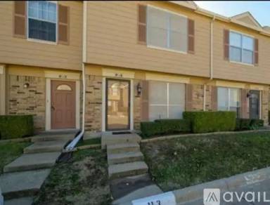 Main picture of 2500 E Park Blvd