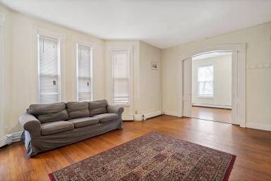 Main picture of 350 Elm St