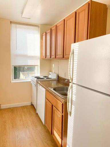 Main picture of 1401 W Sycamore St