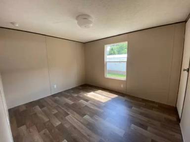 Main picture of 237 Laurel Ln