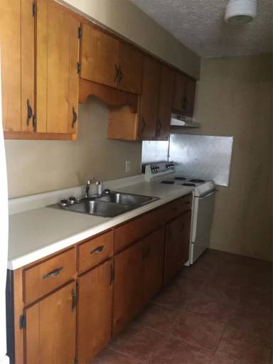 Main picture of 2719 E 8th St