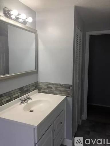 Main picture of 6621 Tamarind Dr