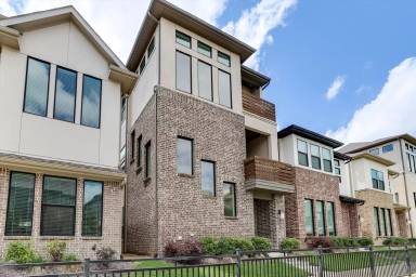 Main picture of 8044 Zeppos Dr