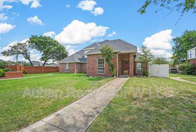 Main picture of 900-902 Wentwood Dr