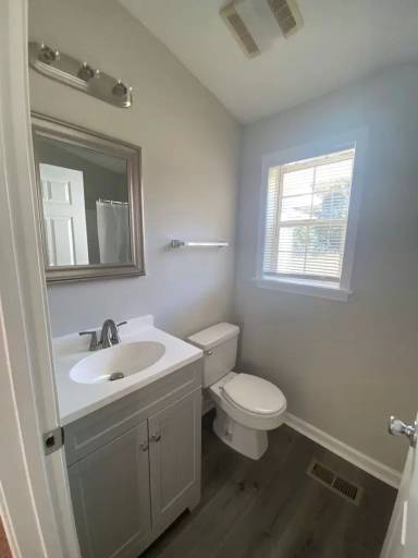 Main picture of 220 Scheer Ave