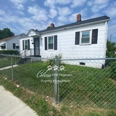 Main picture of 1002 S English St