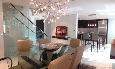 Main picture of 900 Biscayne Bay Condos