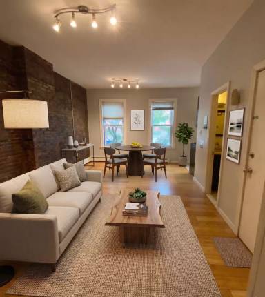Main picture of 147 Meridian St