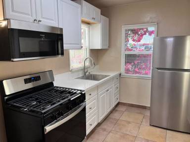 Main picture of 10 W Rillito St