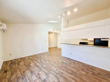 Main picture of 28 Pineridge Ct