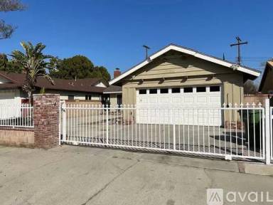 Main picture of 7911 Oakdale Ave