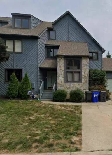 Main picture of 4 Foxtail Ct