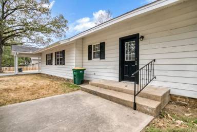 Main picture of 502 E Maryland Ave