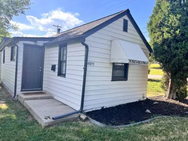 Main picture of 4895 Chase St