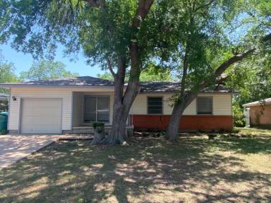 Main picture of 605 N Scarlett Dr
