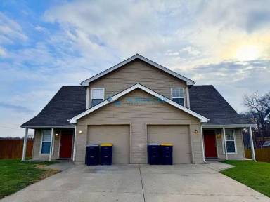 Main picture of 8917 NE 73rd Ct