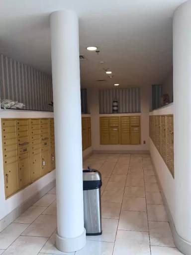 Main picture of The Flats At Shady Grove