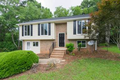 Main picture of 130 Arthur Cir