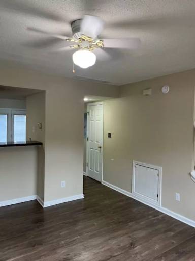 Main picture of 3428 S Oaklawn Cir