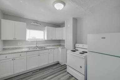 Main picture of 147 E Johnson St