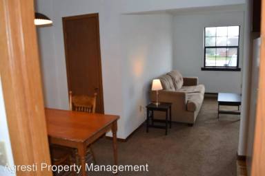 Main picture of 3121 W 40th St