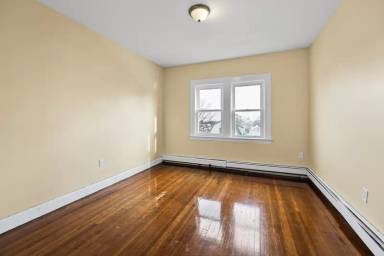 Main picture of 393 Seymour Ave