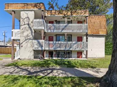 Main picture of 1414 N Addison St